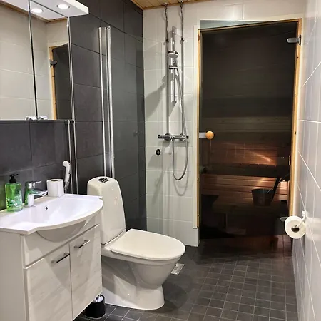 Peaceful Near Centre - Private Sauna & Free Parking Апартаменты *